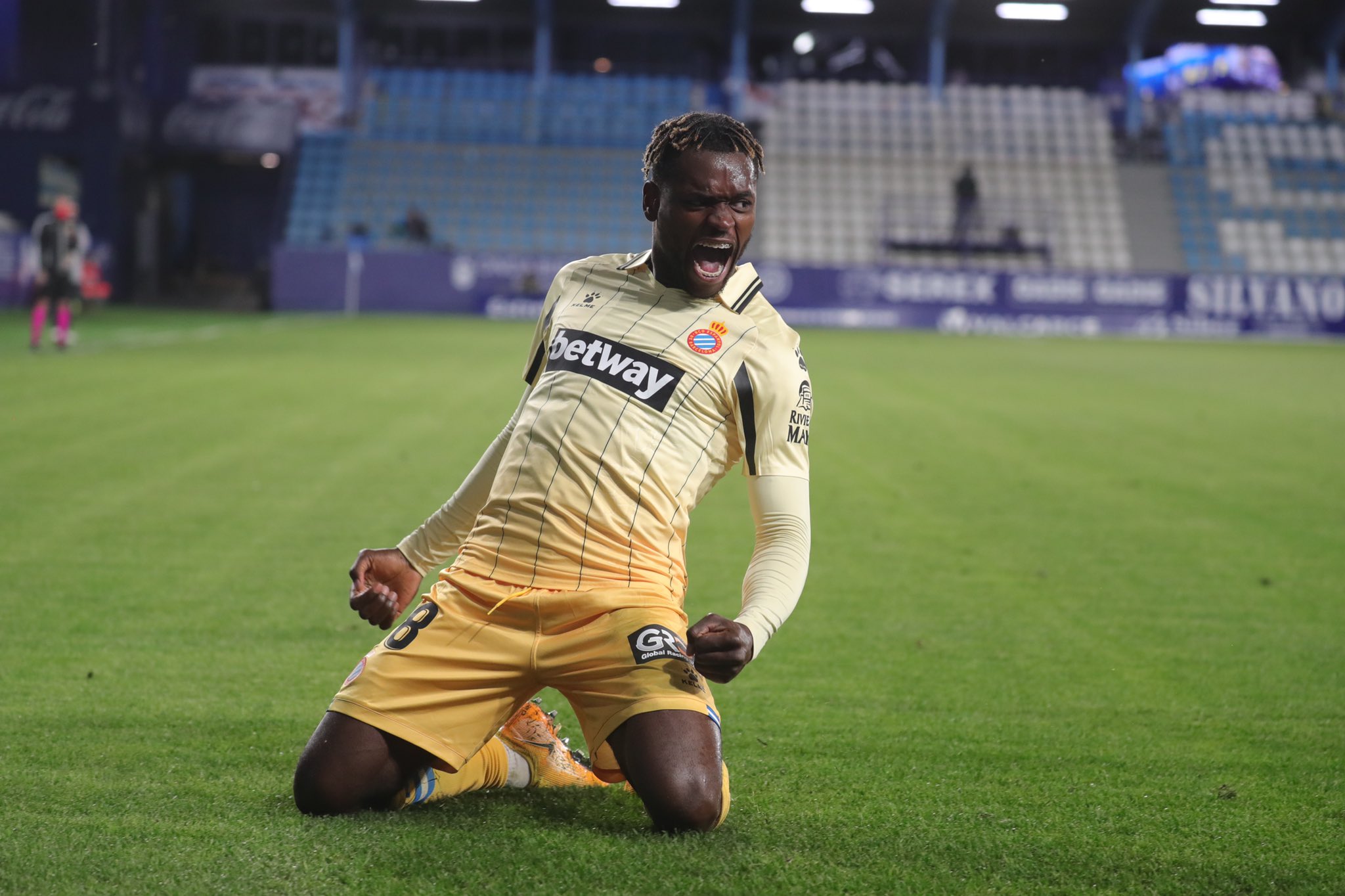 乐竞体育官网-清晨体能课后，里尔造点机会备战西甲，更衣室稳定，心理建设被强调的简单介绍